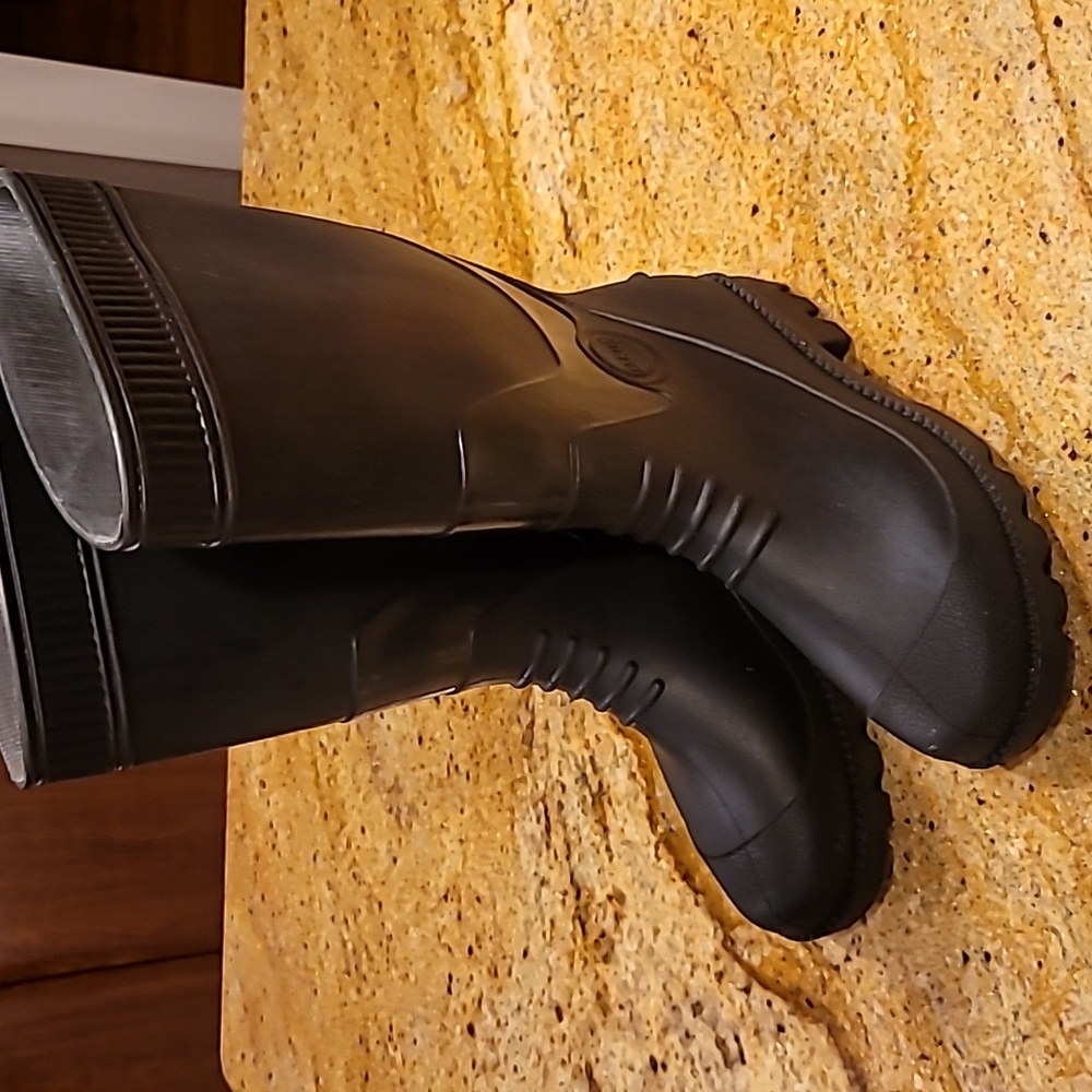 Men’s Pariis Boots, Black Waterproof Rubber Pull On , Size 8